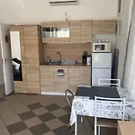 Lucky Apartmanhaz *